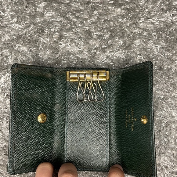 Louis Vuitton Key holder Key case Taiga Green Woman unisex Authentic - Picture 9 of 15